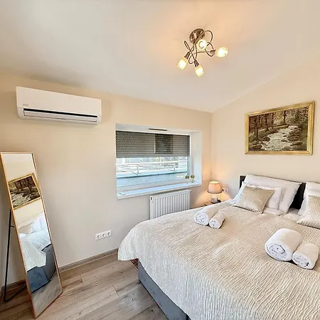Apartment Local-lux Penthouse - Free Parking