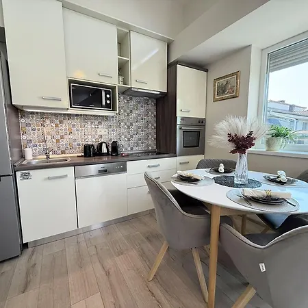 Apartament Local-lux Penthouse - Free Parking