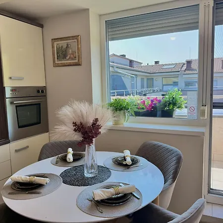 Local-lux Penthouse - Free Parking Apartament Kecskemét