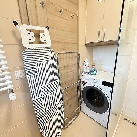 Local-lux Penthouse - Free Parking *