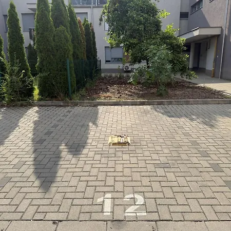 Local-lux Penthouse - Free Parking Apartment Kecskemét